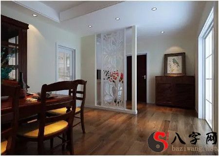 大门对着阳台如何解决