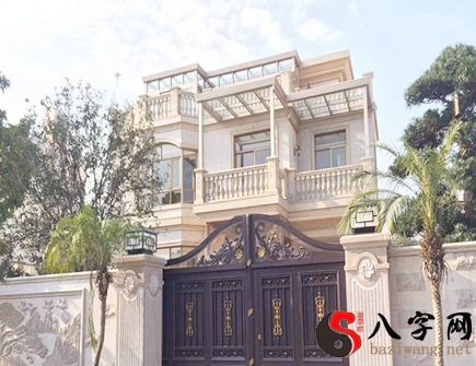 别墅大门朝向东北方位如何