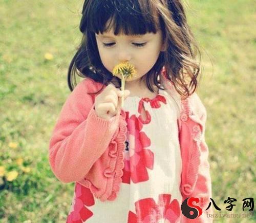 梦到和小女孩玩耍