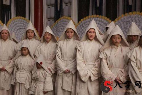 梦到穿戴孝衣服的人