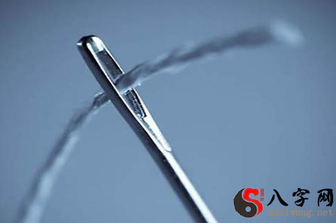 梦到做衣服针断