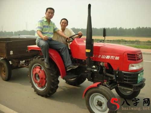 梦到开拖拉机