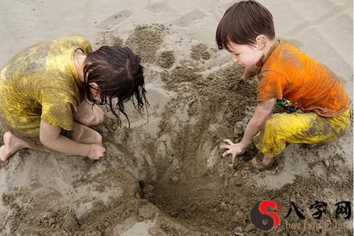 梦到衣服被弄脏