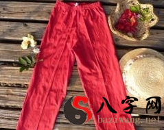 梦到穿红色裤子