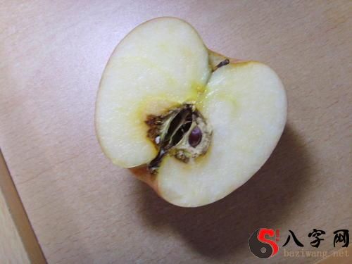 梦到吃坏掉的苹果