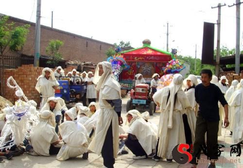 梦到死人出殡大哭