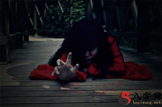 梦到美丽的女鬼