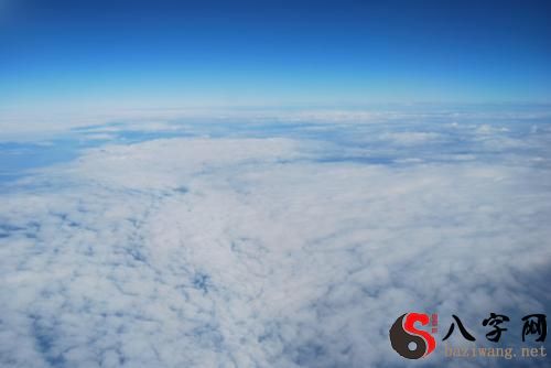 梦到天上有神仙