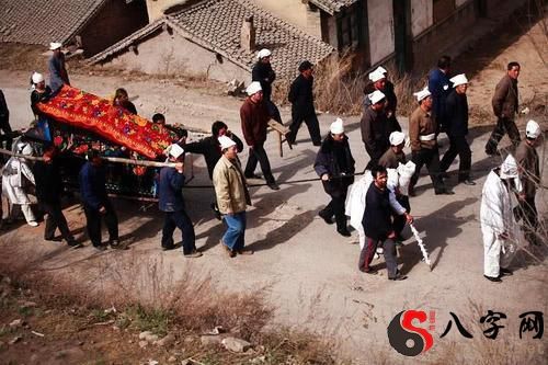 梦到抬棺材出殡