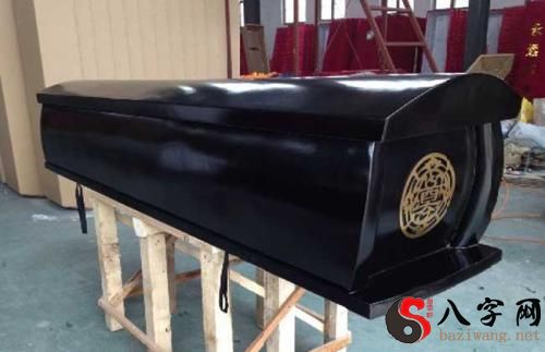 梦到他人棺材放家中