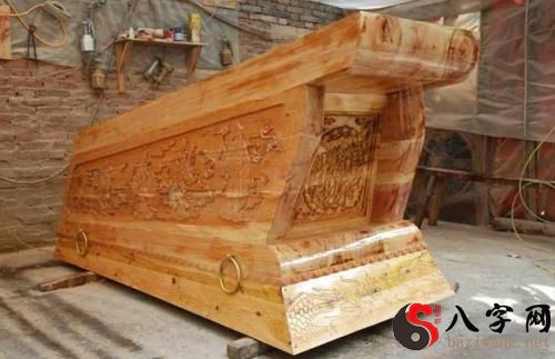 梦到母亲让我买棺材