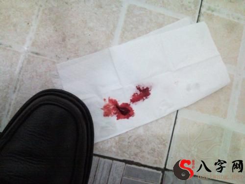 梦到我自己血崩