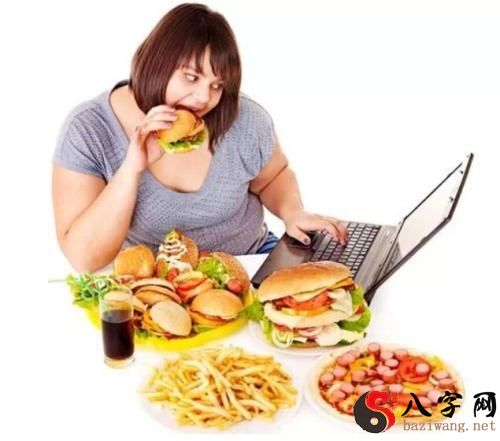 梦到吃饭吃的很饱