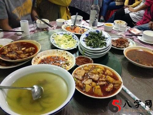 梦到有人来家中借住