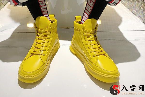 梦到买黄色鞋子