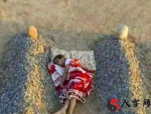 梦到坟地上睡觉