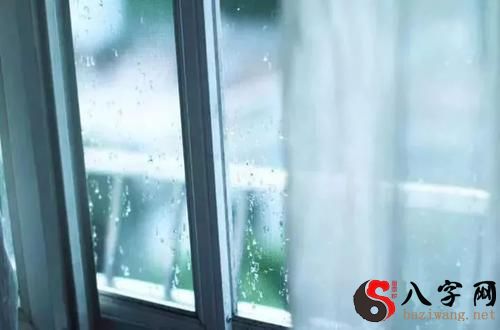 梦到大风刮窗子