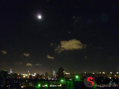 梦到晚上亮如白天