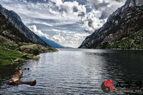 梦到大河水很清很宽