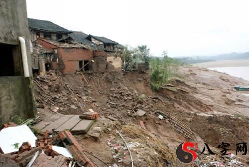 梦到水灾冲走房屋