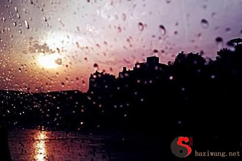 梦到出太阳下雨