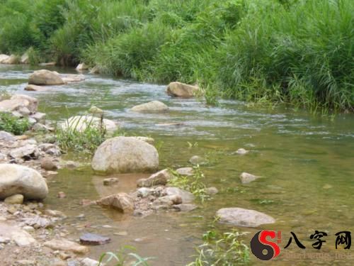 梦到小河流水