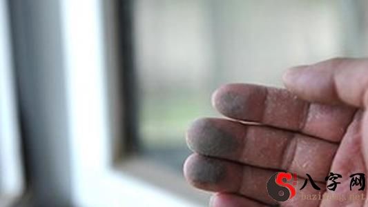 梦到家中有很多的灰尘