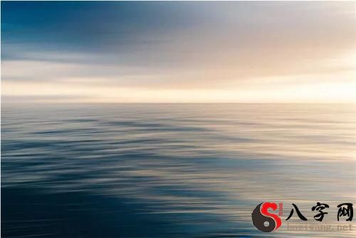 梦到在海里漂泊