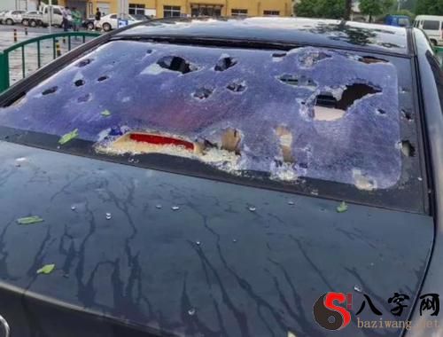梦到下冰雹把车砸了