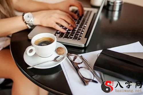 梦到去咖啡厅办公