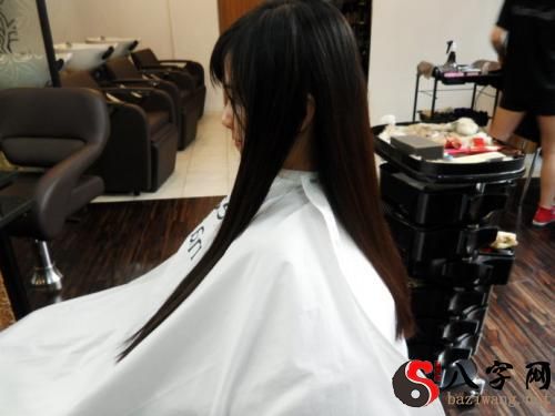 梦到去理发店剪头发