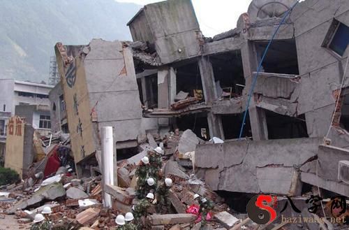 梦到地震楼房崩塌