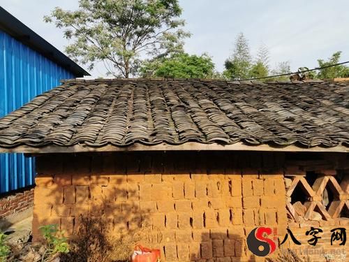 梦到他人家的旧房屋