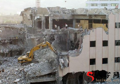 梦到领居家拆房屋